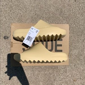 (SOLD) Adidas Yeezy Slide “Desert Sand”